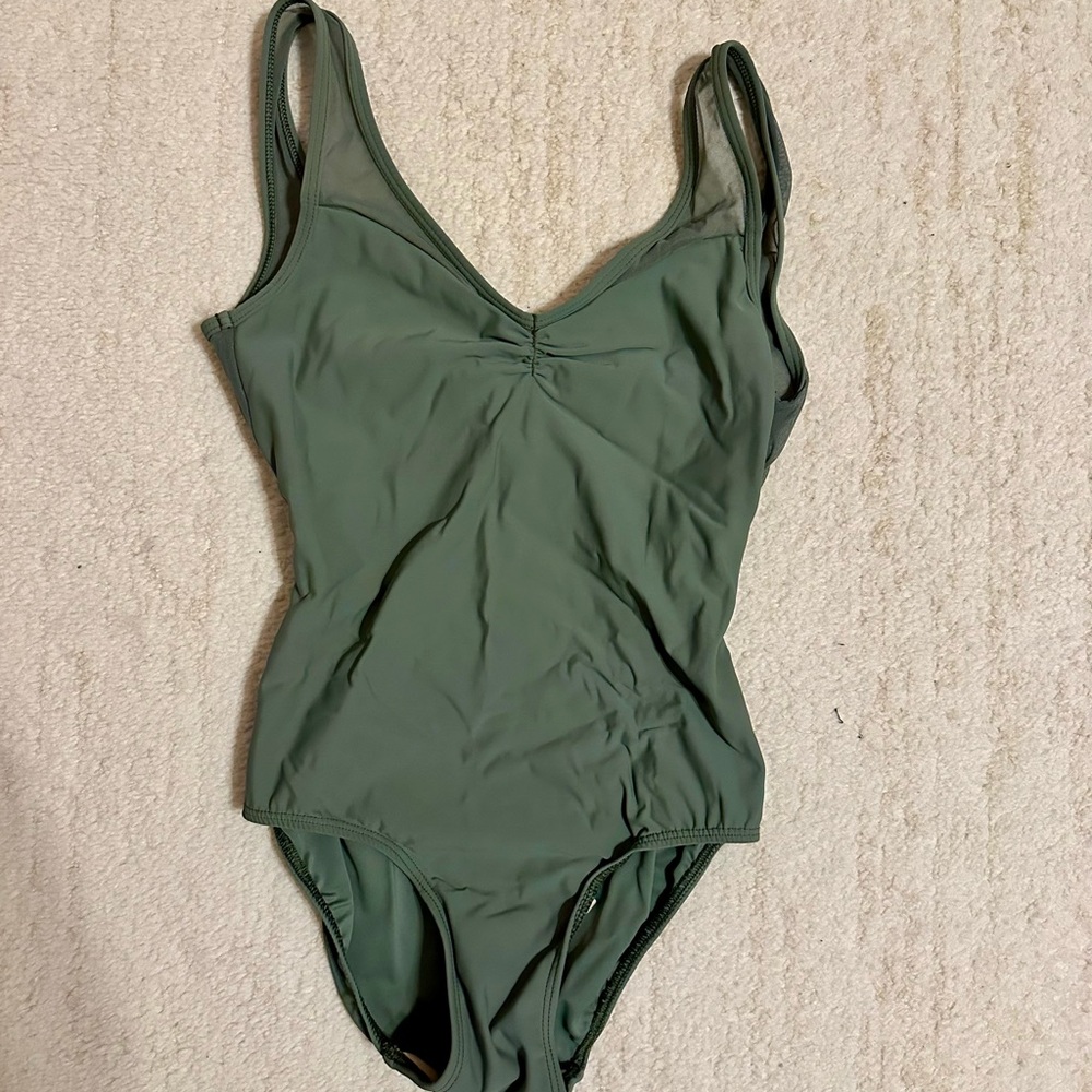 Eleve Dancewear Fabiola Leotard size S